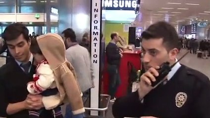 2 yaşındaki çocuğu havalimanında unuttular