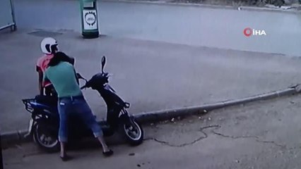 Motosikletin üzerinde neye uğradığını anlamadı, yaka paça yakalanıp tutuklandı