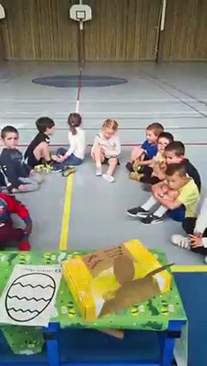 Les babyhandballeurs et le lapin de Pâques (Pâques 2021)