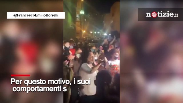 Rita De Crescenzo, feste abusive a Napoli e traffico bloccato: polemica sulla tik toker