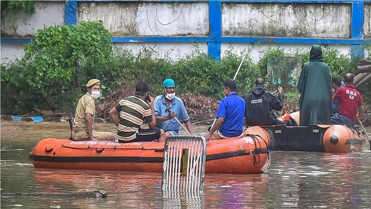 Nonstop 100: Monsoon rains wreak havoc in several states