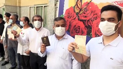 TAHRAN - İran'da 13. Cumhurbaşkanlığı Seçimleri için oy verme işlemi devam ediyor