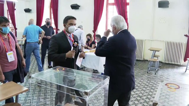 İSTAHNBUL - Galatasaray'da divan kurulu başkanlığı için oy verme işlemi devam ediyor