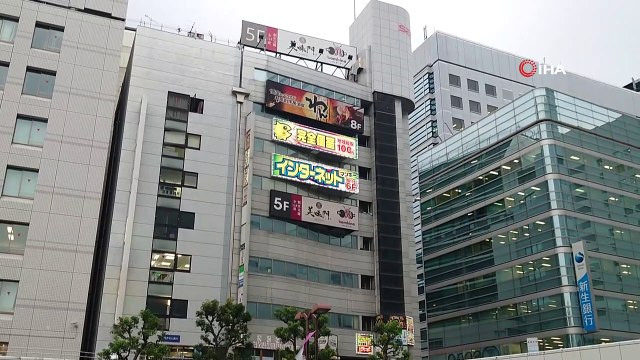 - Japonya’da 24 saati aşan rehine krizi sürüyor- Kendini internet kafe çalışanı ile odaya kilitledi