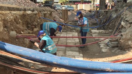 İZMİR - Altyapı çalışmaları sırasında Osmanlı dönemine ait bedesten bulundu