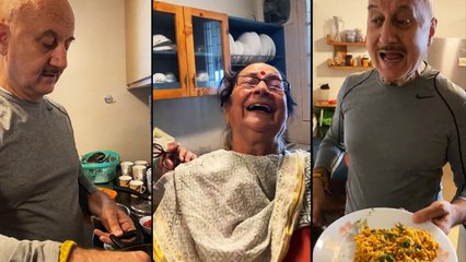 Anupam Kher Cooks Anda Bhurji, Watch His Mother's Reaction