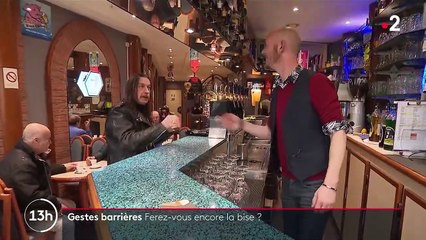 Gestes barrières : les Français feront-ils encore la bise ?