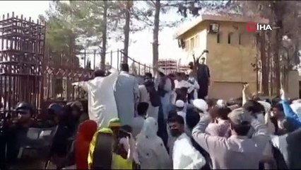 Pakistan’ın Belucistan eyaletinde muhalefet milletvekilleri polisle çatıştı