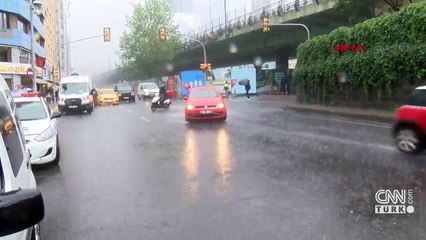 İstanbul'u yine yaz yağmuru vurdu