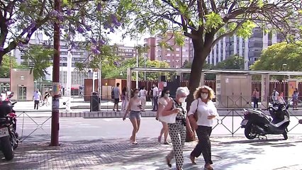 La población reacciona al fin de la mascarilla al aire libre desde el 26 de junio