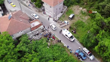 Yıkım yaparken duvarın altında kaldı