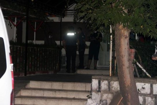 Balkondan düşerek öldü sanılıyordu, husumetlisi tarafından atılmış