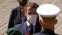 Macron condecora al último veterano del Desembarco de Normandía