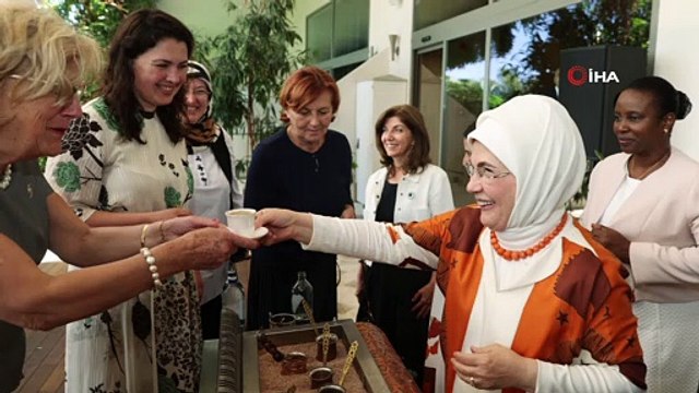 Emine Erdoğan, Antalya Diplomasi Forumu'na katılan liderlerin eşleriyle bir araya geldi
