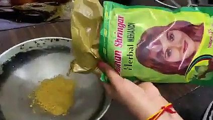 Mix these 4 things in Hair Pack Mehndi Safed Balon Ka Upaye