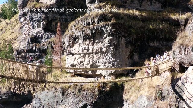 Restauran el último puente colgante inca en Perú que cayó por pandemia
