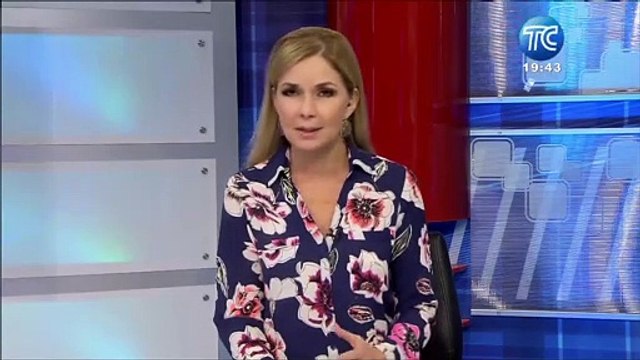 Un padre que cuida de sus hijos tras la muerte de su esposa por Covid-19