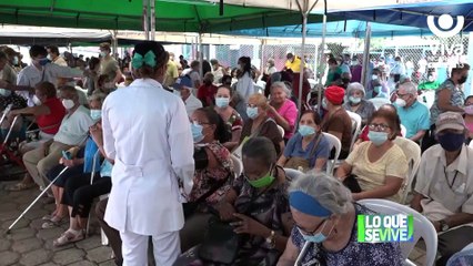 Download Video: Adultos mayores reciben segunda dosis de Covishield en Managua