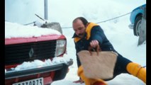 LES BRONZES FONT DU SKI Film - Extrait  avec Gérard Jugnot - Vous êtes en train d'uriner sur ma voiture...