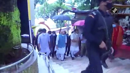 कामाख्या मंदिर के दर्शन करने पहुंचे केंद्रीय रक्षा मंत्री राजनाथ सिंह