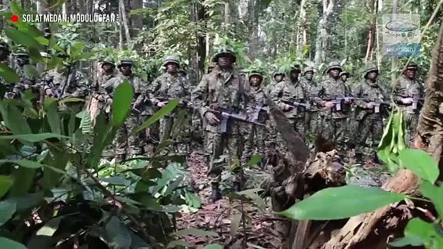 Malezya ordusundan savaş sırasında namaz