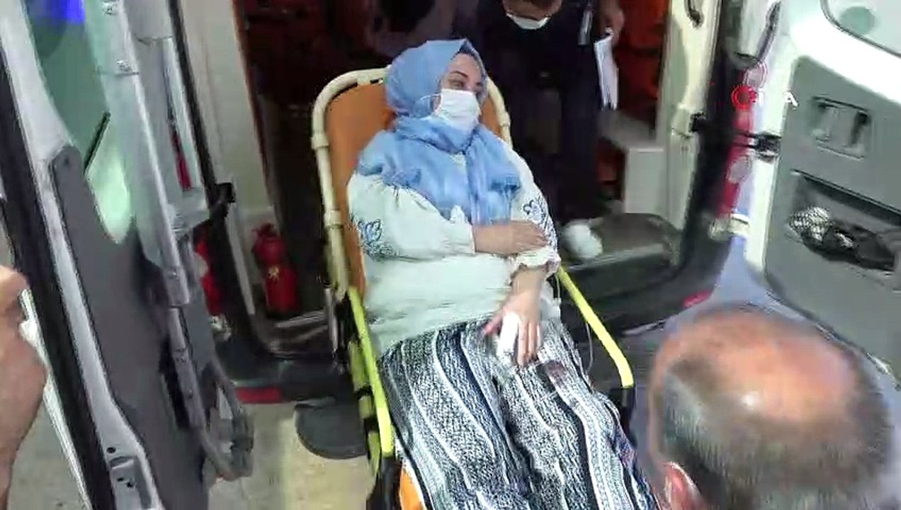 İYİ Partili meclis üyesi, kendisinden boşanan eşini mahkeme çıkışı bıçakladı