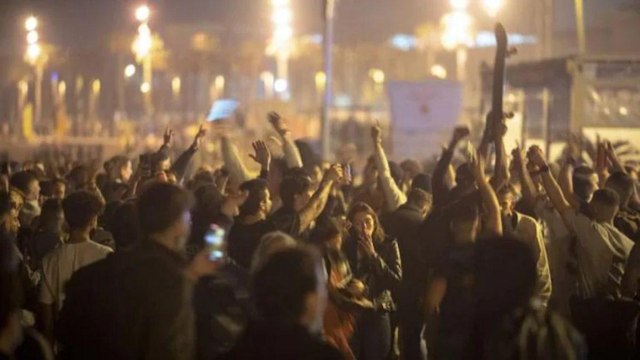 Party going on breaking Corona rules, Aaj Tak camera exposed