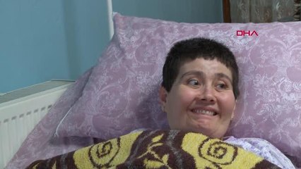 RAHATSIZLIĞI BULUNAN KIZLARINA HEM ANNE HEM BABA OLDU