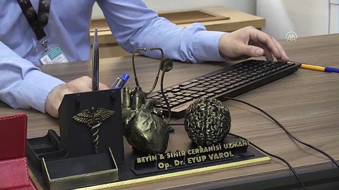 Doktor baba, dünyaya "merhaba" dediği an hastalıkla tanışan oğlunun yaşamı tutan eli oldu