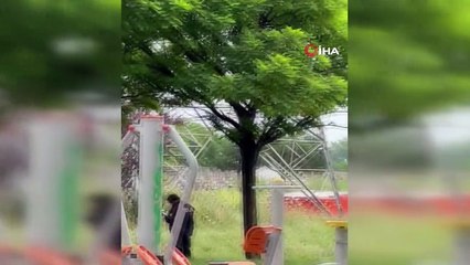 Yüksek gerilim direğine çıkan kişi, 15 metreden aşağı atladı