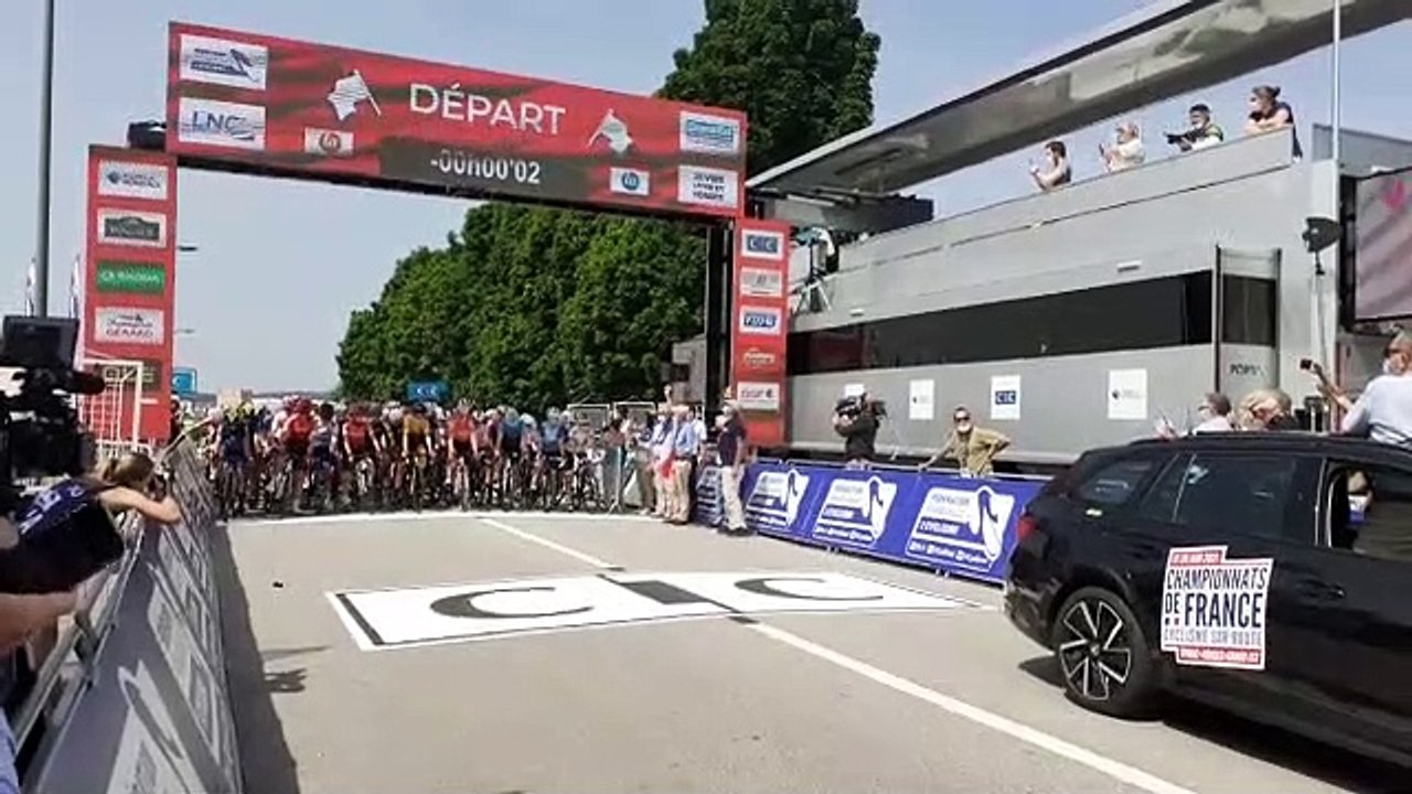 Championnats de France à Épinal : départ de la course en ligne dames