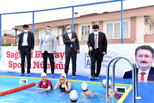 Balıkesir'e portatif yüzme havuzu