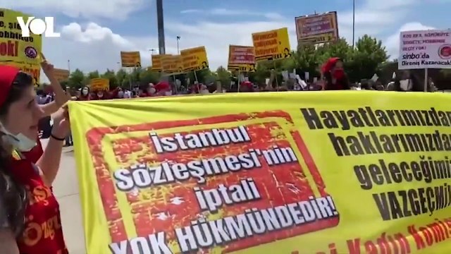 Kadınlar, “İstanbul Sözleşmesi’nden vazgeçmiyoruz” demek için buluştu