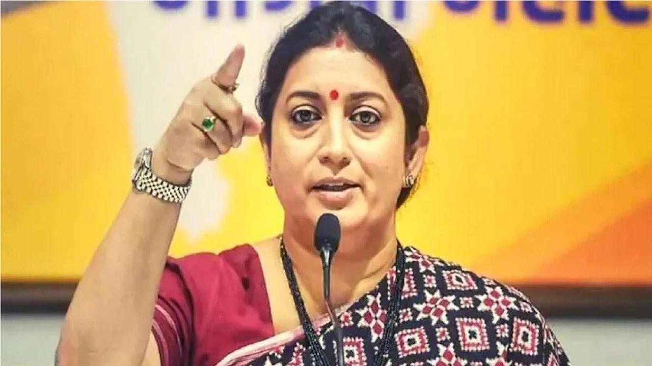 Post poll violence: Smriti Irani slams Mamata B...