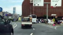 Şişli’de çocukların kamyonet kasasındaki tehlikeli yolculuğu kamerada