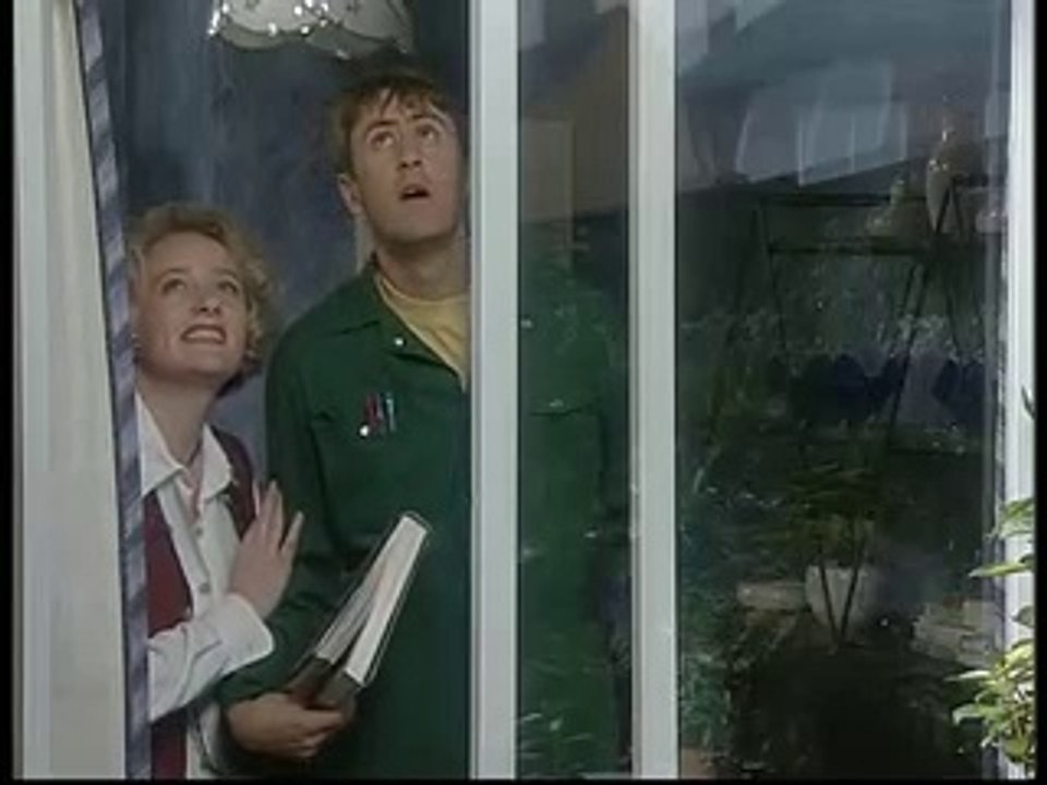 Goodnight Sweetheart S1/E3. Nicholas Lyndhurst • Michelle Holmes • Dervla Kirwan