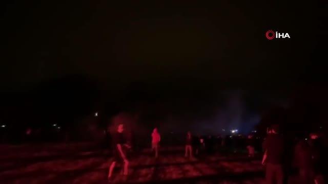 Fransa'da izinsiz parti ortalığı savaş alanına çevirdi: 7 yaralıJandarmaya molotof kokteyli, havai fişek, demir toplar atıldı