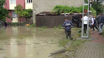 Arnavutköy'de dere taştı: Bodrum katında bulunan 4 daireyi su bastı