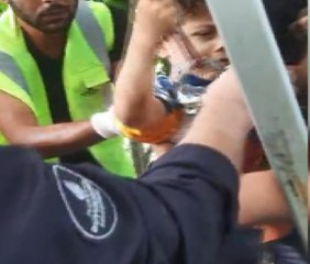 BEYLİKDÜZÜ'NDE 13 METRELİK KUYUYA DÜŞEN 2 ÇOCUK KURTARILDI