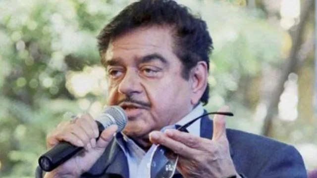 Shatrughan Sinha in conversation with Prabhu Chawla