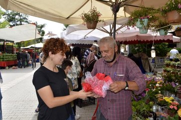 Pazarda 'Babalar Günü' sürprizi
