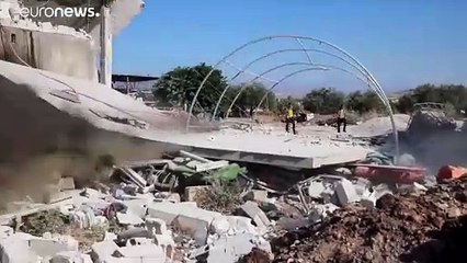 فيديو: مقتل شخص في قصف لمركز للدفاع المدني السوري غرب حماة