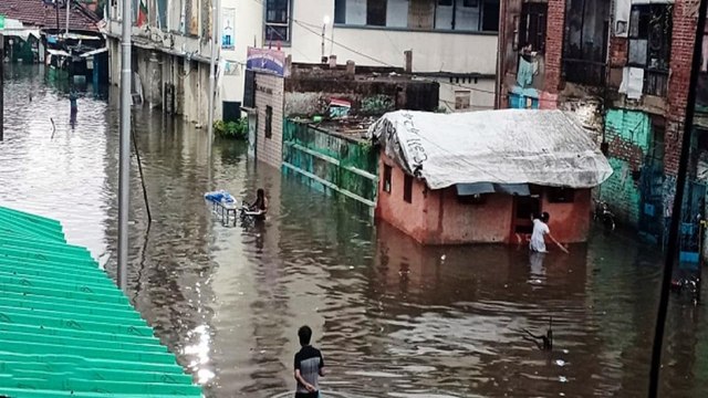 Incessant rainfall results in flood like situation in Bengal