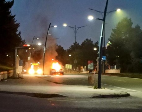 Lüks cip hareket halinde alev aldı