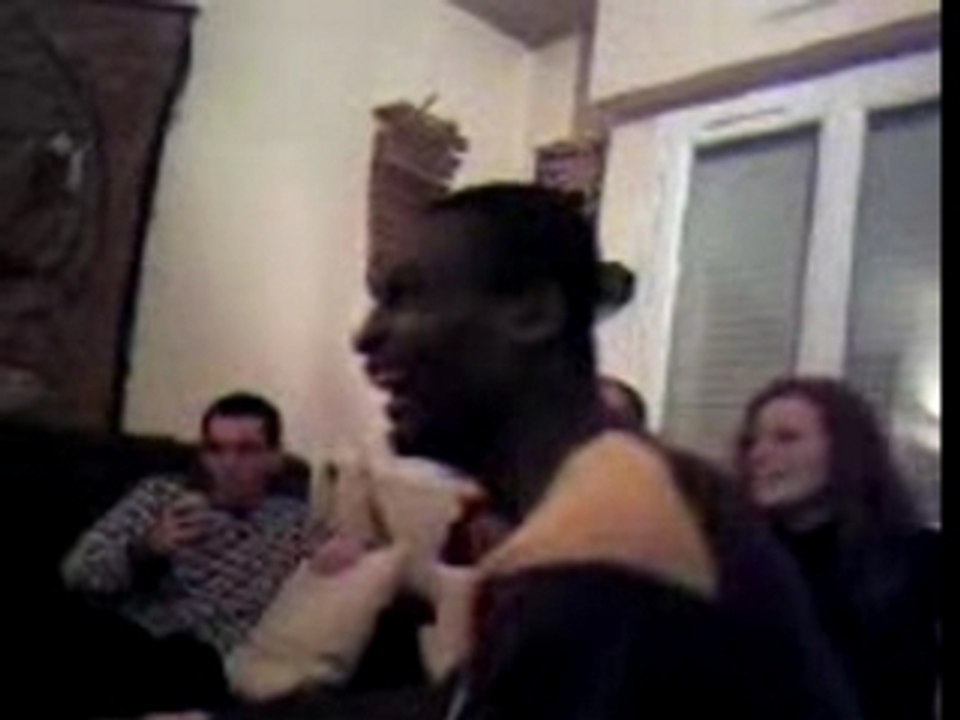 Vidéo daninou stape une bare