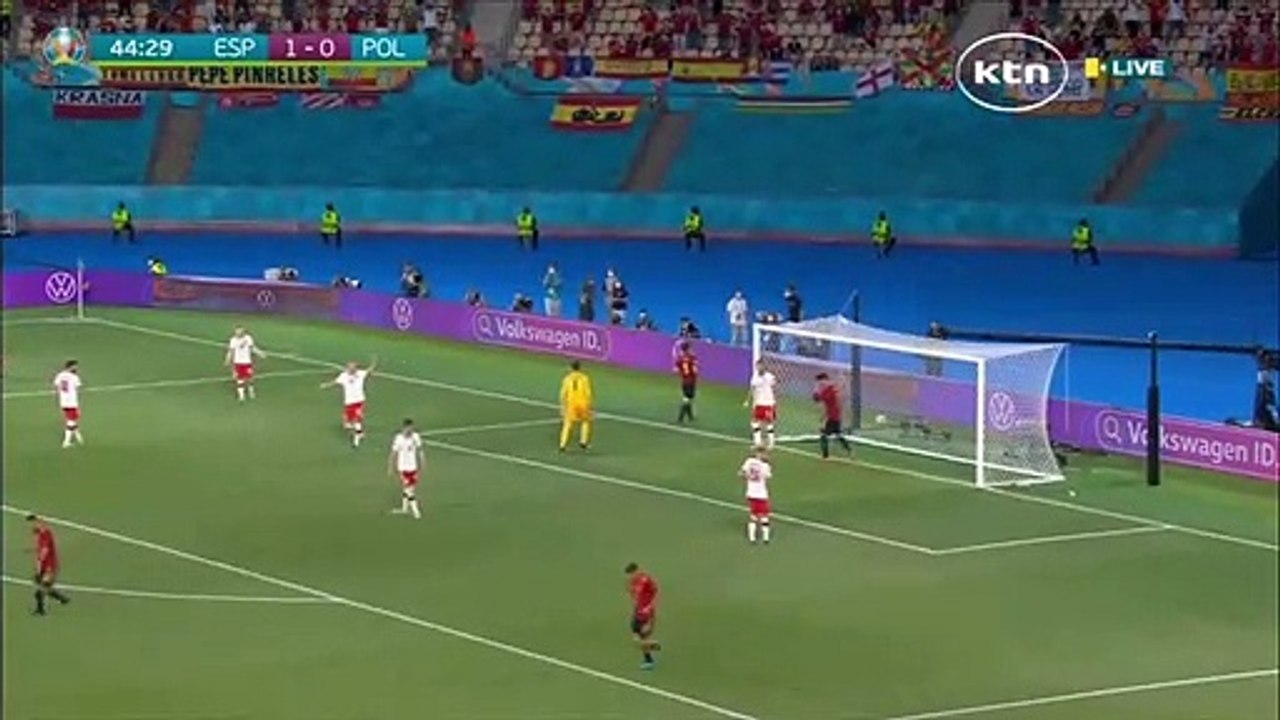 CHANCE! Gerard Moreno (Spain) fires just wide of the left post from inside the box