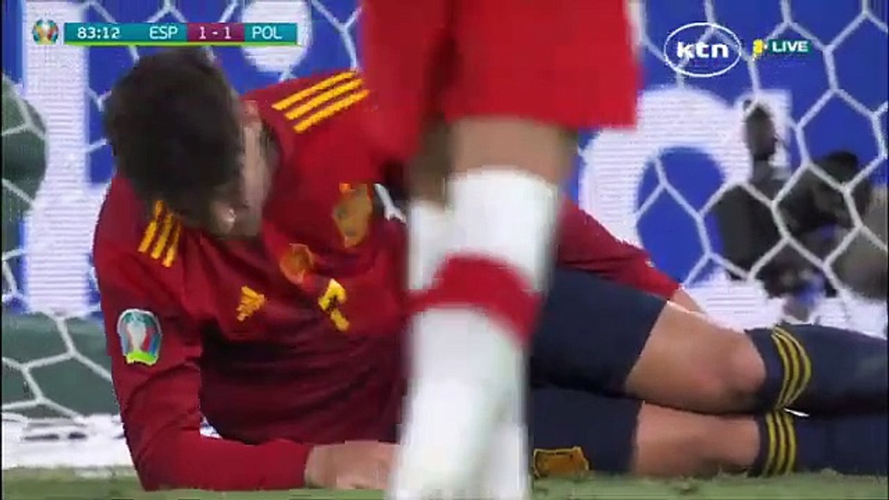 Alvaro Morata gets on the end of a defense-splitting pass, Wojciech Szczesny makes a great save