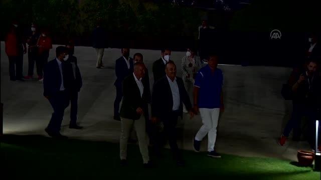 Çavuşoğlu: (Yunanistan Dışişleri Bakanı Dendias) Her gün Türkiye'yle ilgili bir açıklama yapıyor