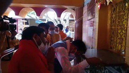 VIDEO: पीताम्बरा पीठ पहुंचे डिप्टी सीएम केशव प्रसाद मौर्य