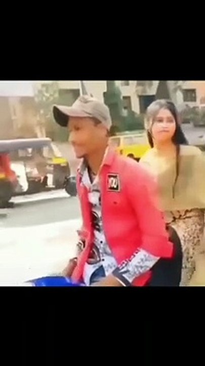 HOLD TIGHT WHEN YOU ARE SITING ON THE BIKE.
